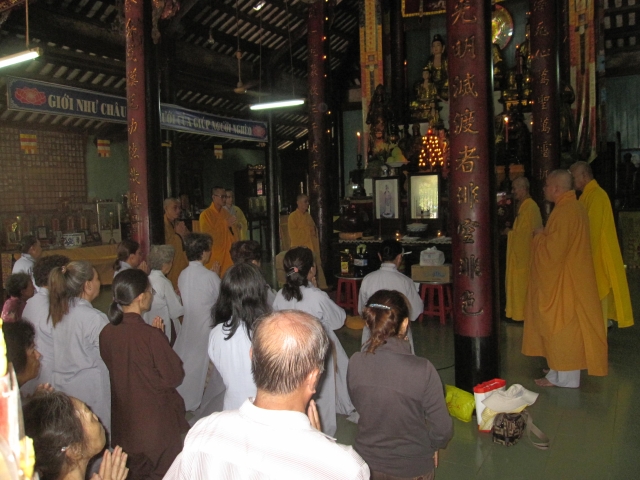 Đoàn Phật tử chùa Giác Ngộ đi thăm viếng và cúng dường trường hạ các tỉnh miền Tây