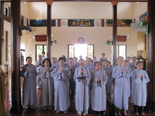 Đoàn Phật tử chùa Giác Ngộ đi thăm viếng và cúng dường trường hạ các tỉnh miền Tây