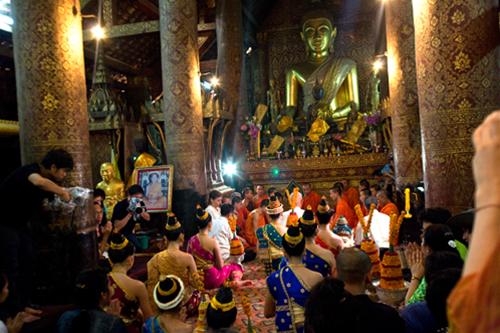 Đi rước lễ thành Luang
