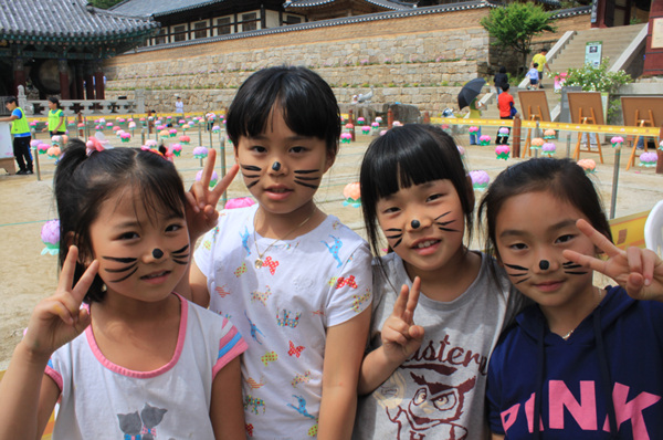 Hình ảnh sinh hoạt Hè tại Tổ đình Hải Ấn, Hàn Quốc