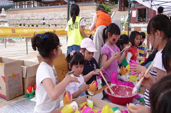 Hình ảnh sinh hoạt Hè tại Tổ đình Hải Ấn, Hàn Quốc