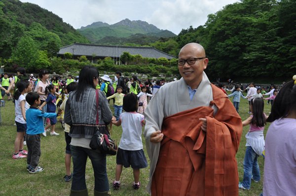 Hình ảnh sinh hoạt Hè tại Tổ đình Hải Ấn, Hàn Quốc