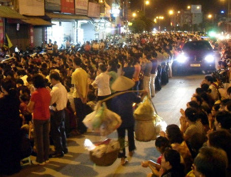 Hàng ngàn người chen chân ở chùa Phúc Khánh ngày lễ Vu Lan