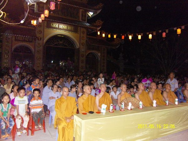 Đêm văn nghệ “ đóa sen từ bi” được tổ chức tại Tịnh xá Ngọc Minh