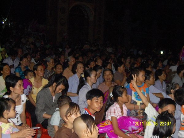 Đêm văn nghệ “ đóa sen từ bi” được tổ chức tại Tịnh xá Ngọc Minh