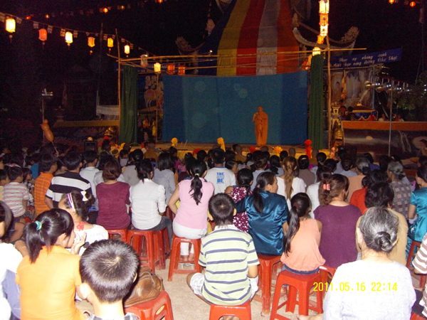 Đêm văn nghệ “ đóa sen từ bi” được tổ chức tại Tịnh xá Ngọc Minh