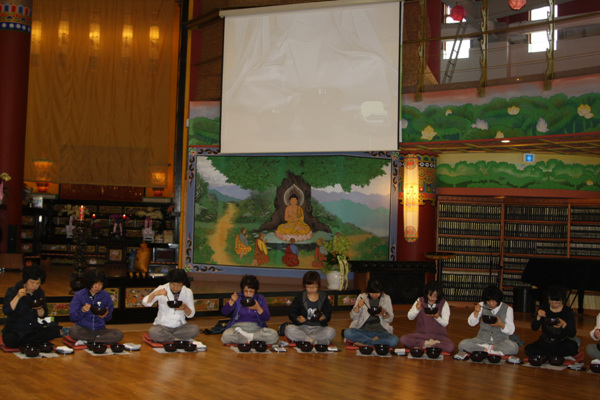 Hình ảnh Bố tát chùa Hoằng Pháp, Hàn Quốc