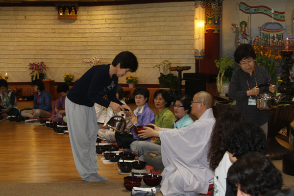 Hình ảnh Bố tát chùa Hoằng Pháp, Hàn Quốc