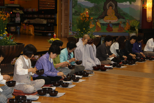 Hình ảnh Bố tát chùa Hoằng Pháp, Hàn Quốc