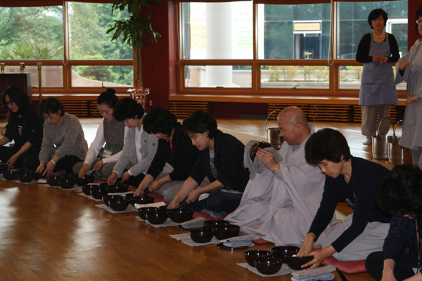 Hình ảnh Bố tát chùa Hoằng Pháp, Hàn Quốc