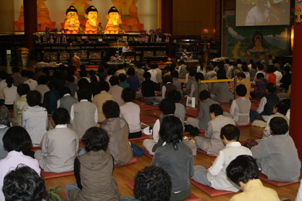 Hình ảnh Bố tát chùa Hoằng Pháp, Hàn Quốc