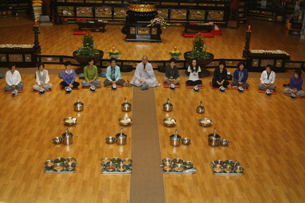 Hình ảnh Bố tát chùa Hoằng Pháp, Hàn Quốc