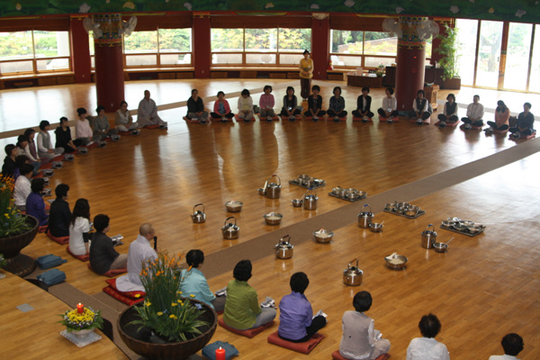 Hình ảnh Bố tát chùa Hoằng Pháp, Hàn Quốc