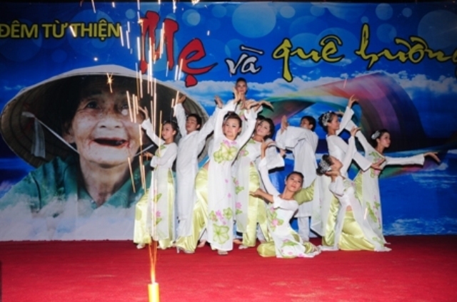 Mẹ và quê hương