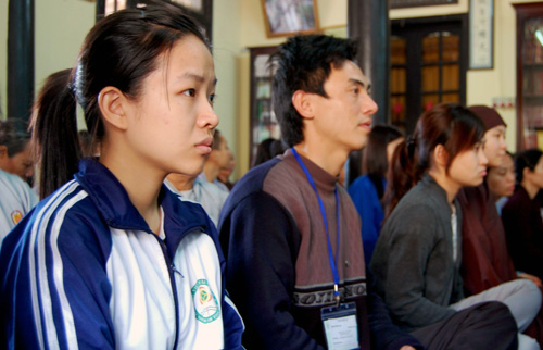 Giới trẻ rủ nhau lên chùa &#039;đi tu&#039;