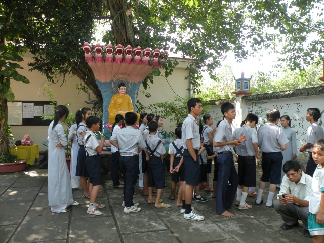 Tưng bừng mừng khánh đản 2555