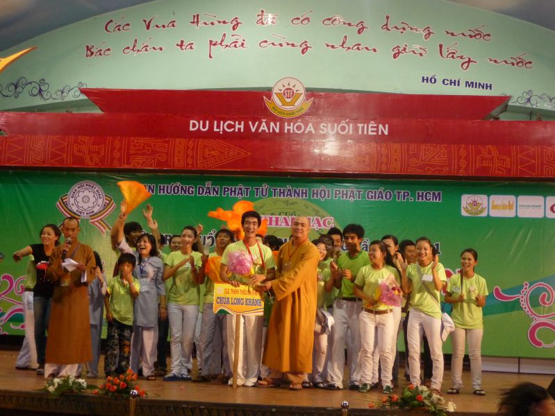 Hội trại Tuổi trẻ &amp; Cuộc sống lần IV: sôi nổi đêm tổng kết văn nghệ