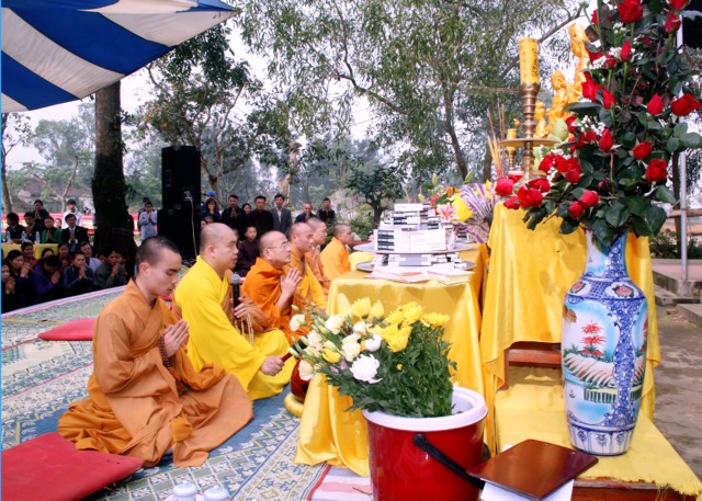 Hà Tĩnh: Gần 3000 em dự tư vấn, cầu nguyện mùa thi