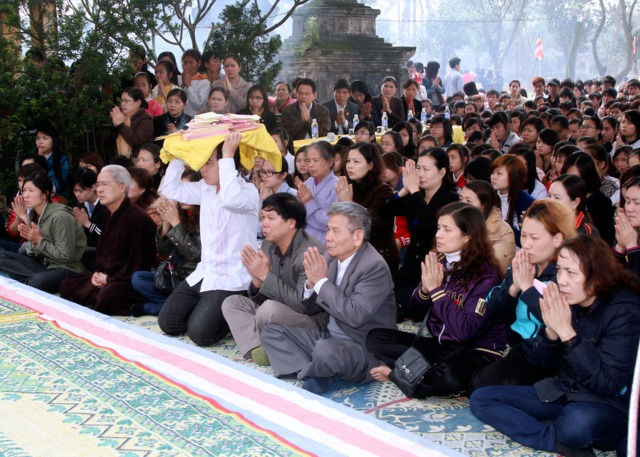 Hà Tĩnh: Gần 3000 em dự tư vấn, cầu nguyện mùa thi