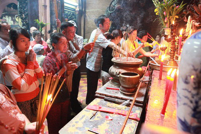 Lễ chùa ngày rằm