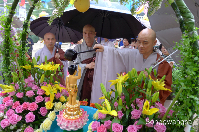 Hình ảnh lễ Tắm Phật, Tòng Quảng Tự Cổ Tự, Hàn Quốc