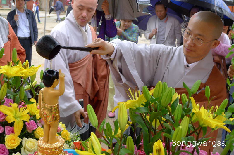 Hình ảnh lễ Tắm Phật, Tòng Quảng Tự Cổ Tự, Hàn Quốc