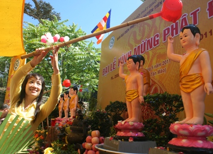 Khai mạc Đại lễ Phật Đản 2011 tại ngôi chùa phát tích Phật giáo Việt Nam