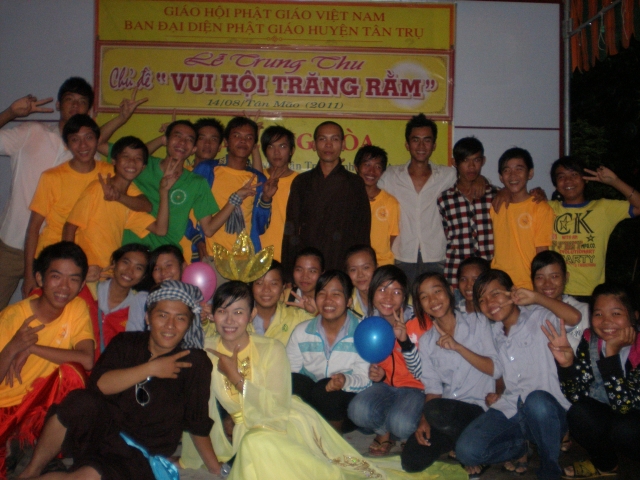 Lễ hội Trung Thu 2011 tại chùa Long Hòa