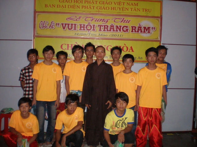 Lễ hội Trung Thu 2011 tại chùa Long Hòa