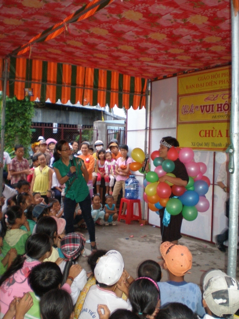 Lễ hội Trung Thu 2011 tại chùa Long Hòa
