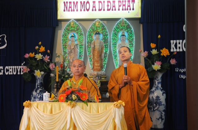 Đà Nẵng: Hơn 500 Phật tử tham dự Khóa tu niệm Phật tại chùa Hương Sơn, Quận Ngũ Hành Sơn