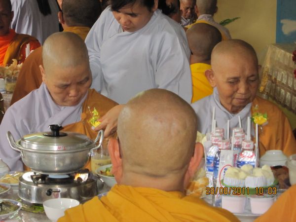 BRVT: Đại lễ Vu Lan – dâng cúng pháp Bảo, pháp Y tại chùa Từ Hiếu