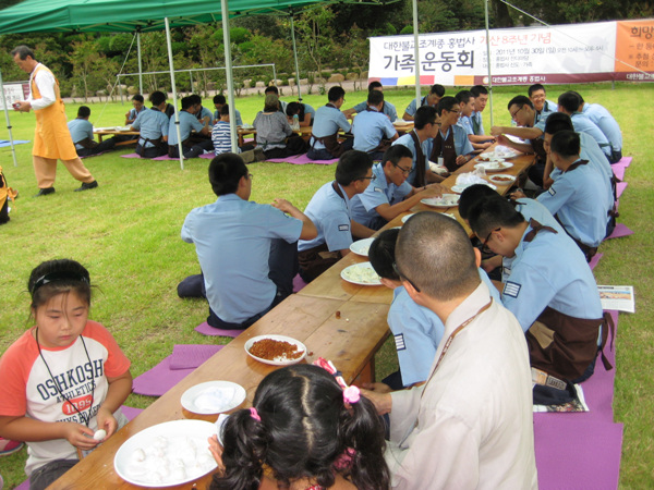 Chùa Hoằng Pháp, Hàn Quốc & tổ chức sự kiện văn hóa cho khách ngoại quốc