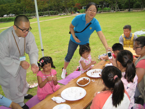 Chùa Hoằng Pháp, Hàn Quốc & tổ chức sự kiện văn hóa cho khách ngoại quốc