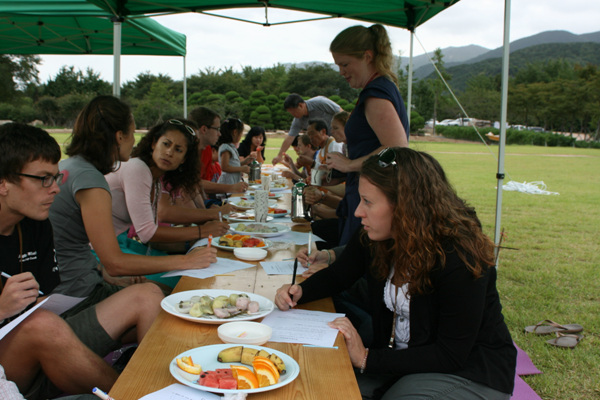 Chùa Hoằng Pháp, Hàn Quốc & tổ chức sự kiện văn hóa cho khách ngoại quốc