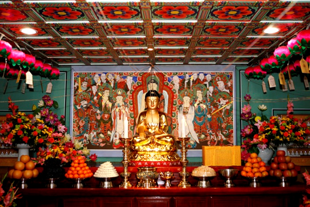 Hàn Quốc : Cảnh Sát quận Giang Nam (Gangnam - 江南) An vị Phật