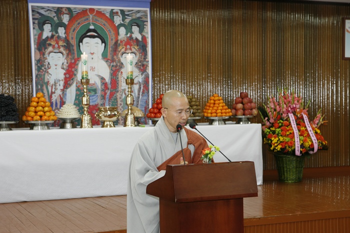 Hàn Quốc : Cảnh Sát quận Giang Nam (Gangnam - 江南) An vị Phật