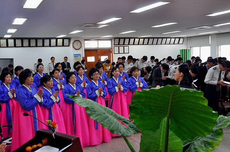 Hàn Quốc : Cảnh Sát quận Giang Nam (Gangnam - 江南) An vị Phật