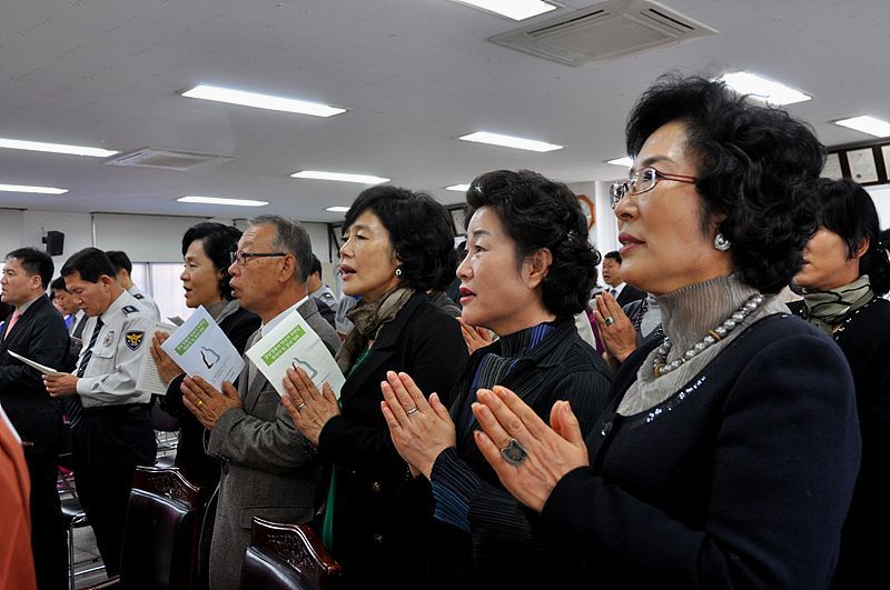 Hàn Quốc : Cảnh Sát quận Giang Nam (Gangnam - 江南) An vị Phật
