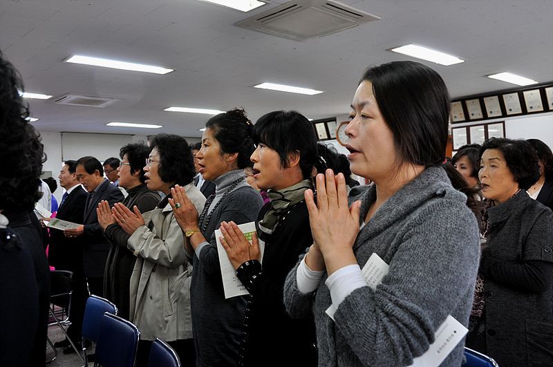 Hàn Quốc : Cảnh Sát quận Giang Nam (Gangnam - 江南) An vị Phật