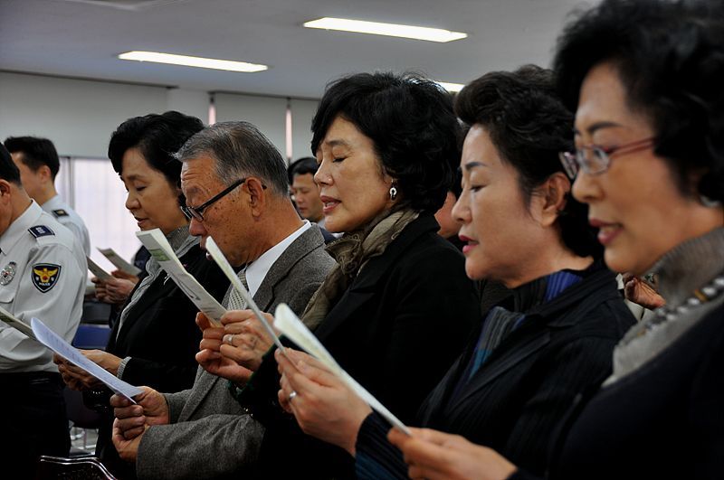 Hàn Quốc : Cảnh Sát quận Giang Nam (Gangnam - 江南) An vị Phật