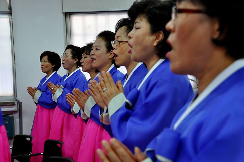 Hàn Quốc : Cảnh Sát quận Giang Nam (Gangnam - 江南) An vị Phật