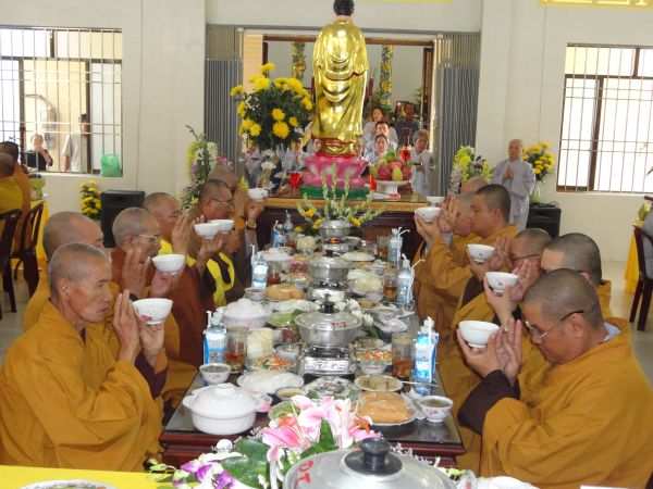 Hóc Môn: Đại lễ húy kỵ, nhập tháp tại chùa Phước Thiện