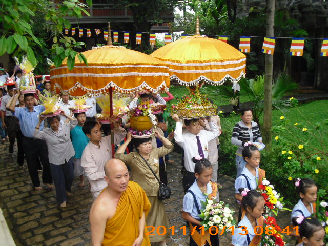Chùm ảnh: Lễ dâng y Kathina tại tổ đình Bửu Long - quận 9