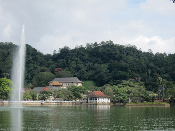 Tìm bình yên nơi đất Phật