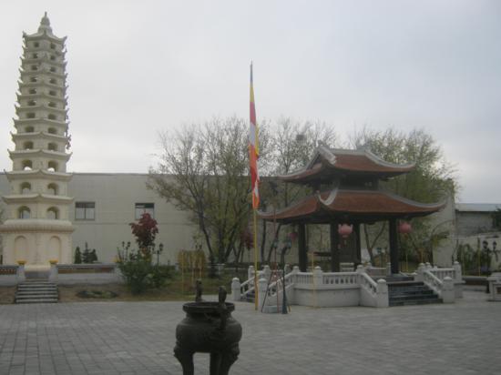 Đoàn Đại Biểu Cấp Cao Đảng ủy Khối Các Cơ Quan Trung Ương Thăm Chùa Trúc Lâm Kharkov, Ucraina