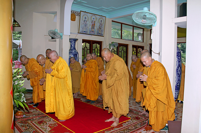 Bình Định: lễ Hội Hoa Đăng và lễ trai Tăng cầu siêu bạc độ Tịnh xá Ngọc-Sơn