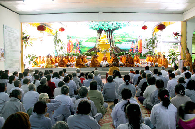Bình Định: lễ Hội Hoa Đăng và lễ trai Tăng cầu siêu bạc độ Tịnh xá Ngọc-Sơn