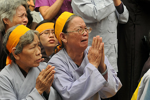 Hàng nghìn người tiễn đưa Hòa thượng Thích Thanh Tứ