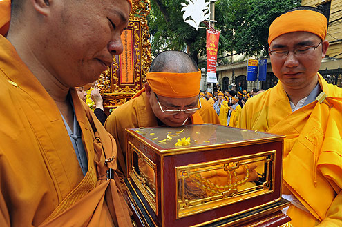Hàng nghìn người tiễn đưa Hòa thượng Thích Thanh Tứ